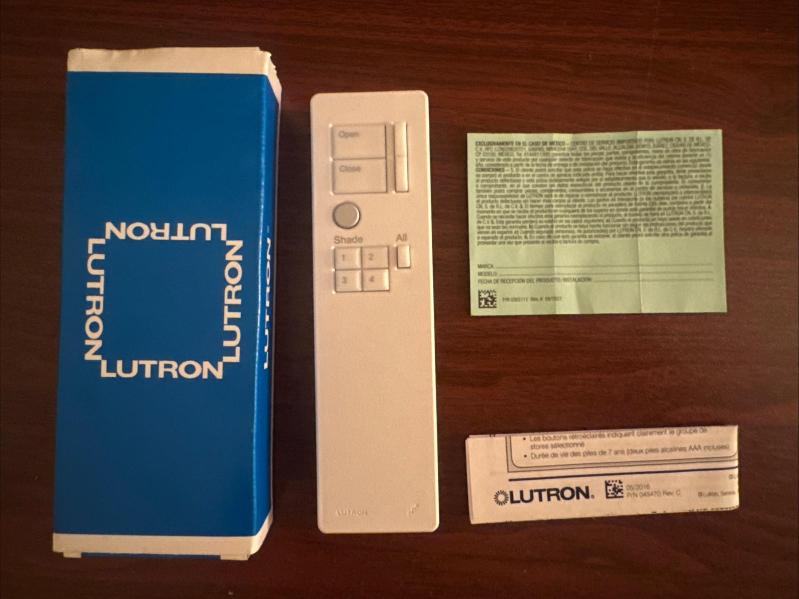 Lutron 4-Group RF Remote Wireless Remote Control, P/N CS-YJ-4GC-WH