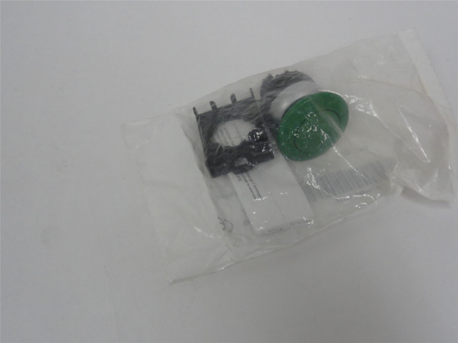 240281 New In Box; Eaton M22-DRP-G Mushroom Pushbutton