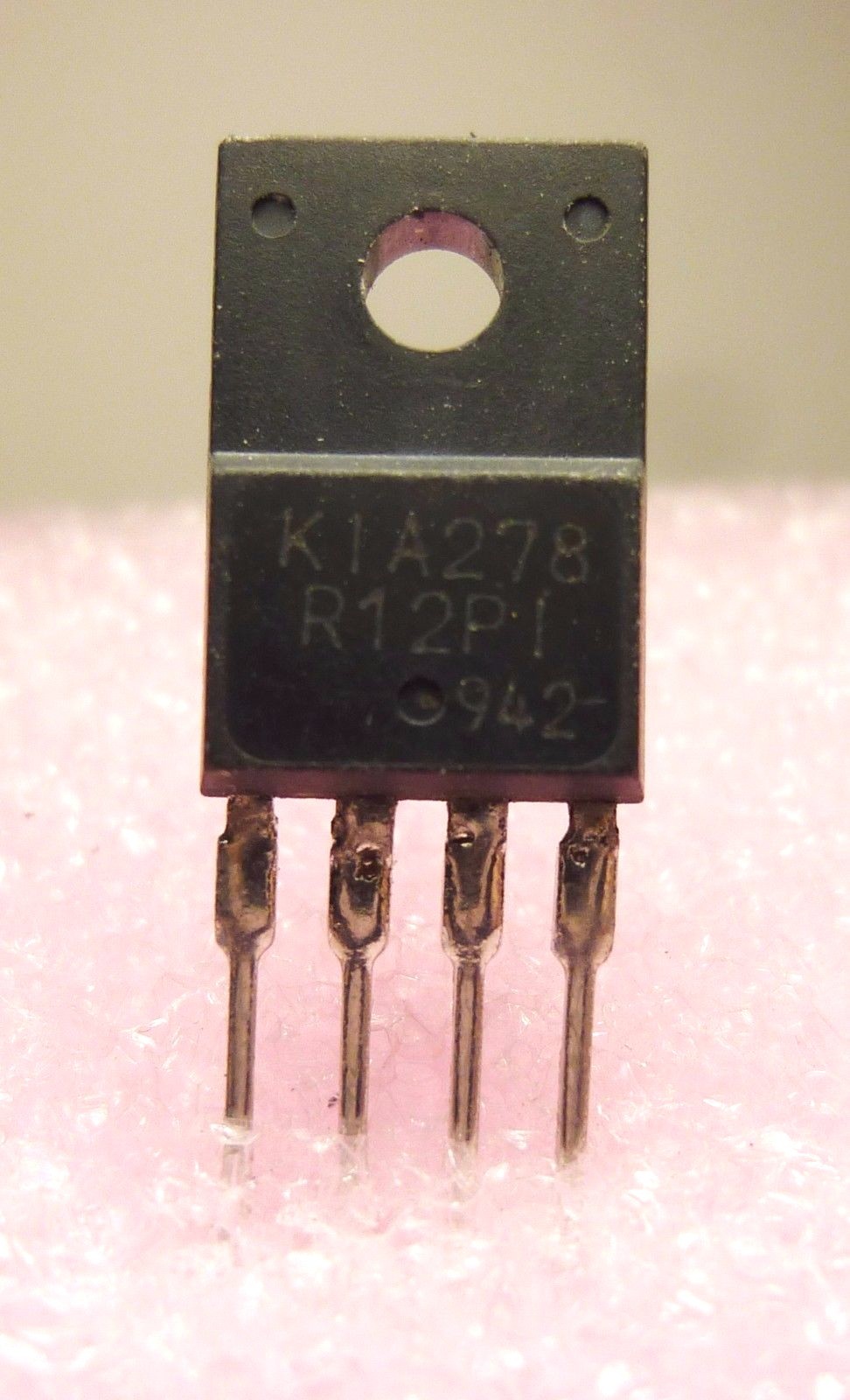KIA278R12PI / VOLTAGE REGULATOR / TO220FI / 2 PIECES  (qzty)
