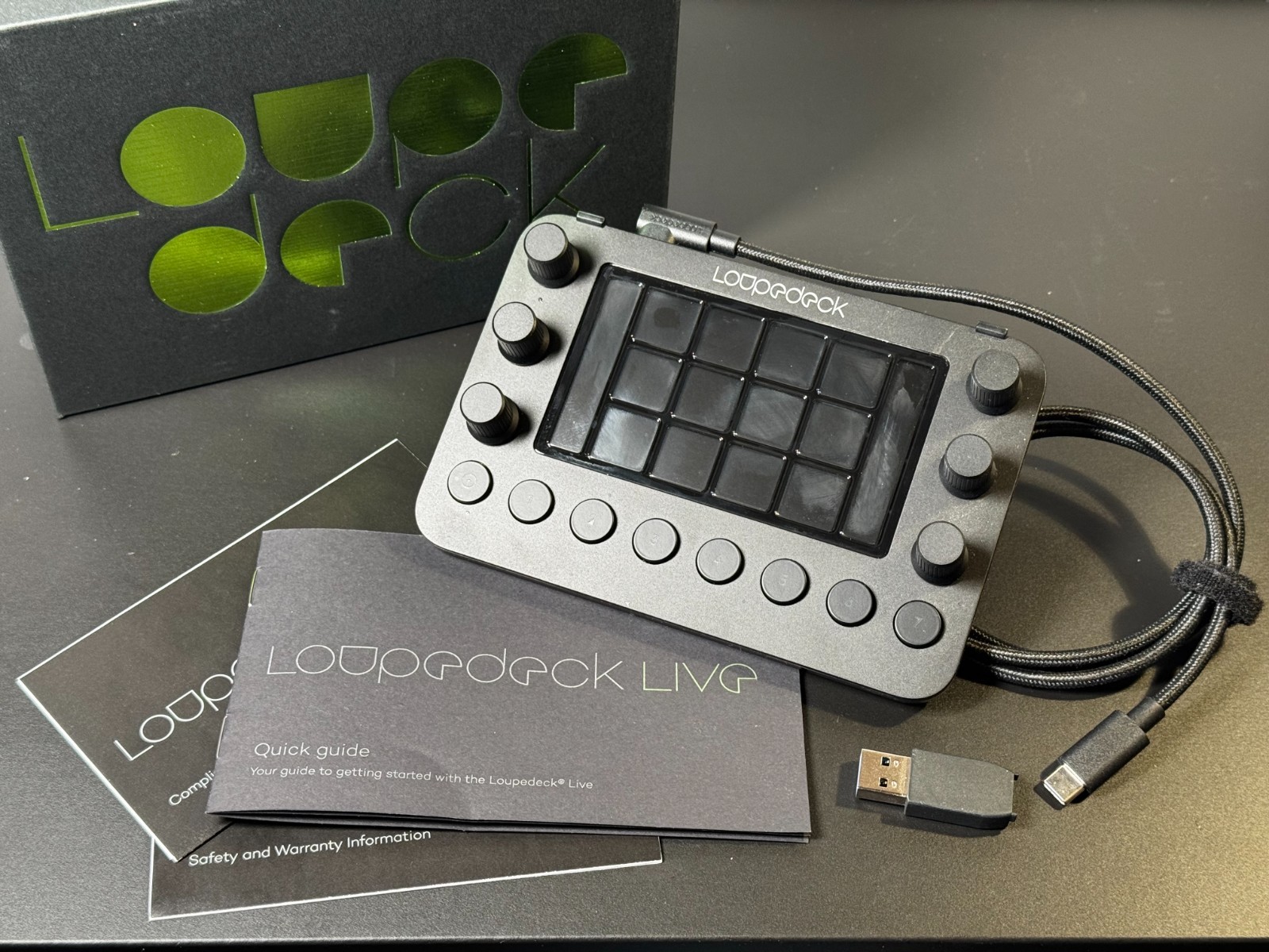 Loupedeck Live (LDD-2001) USB Editing & Streaming Console