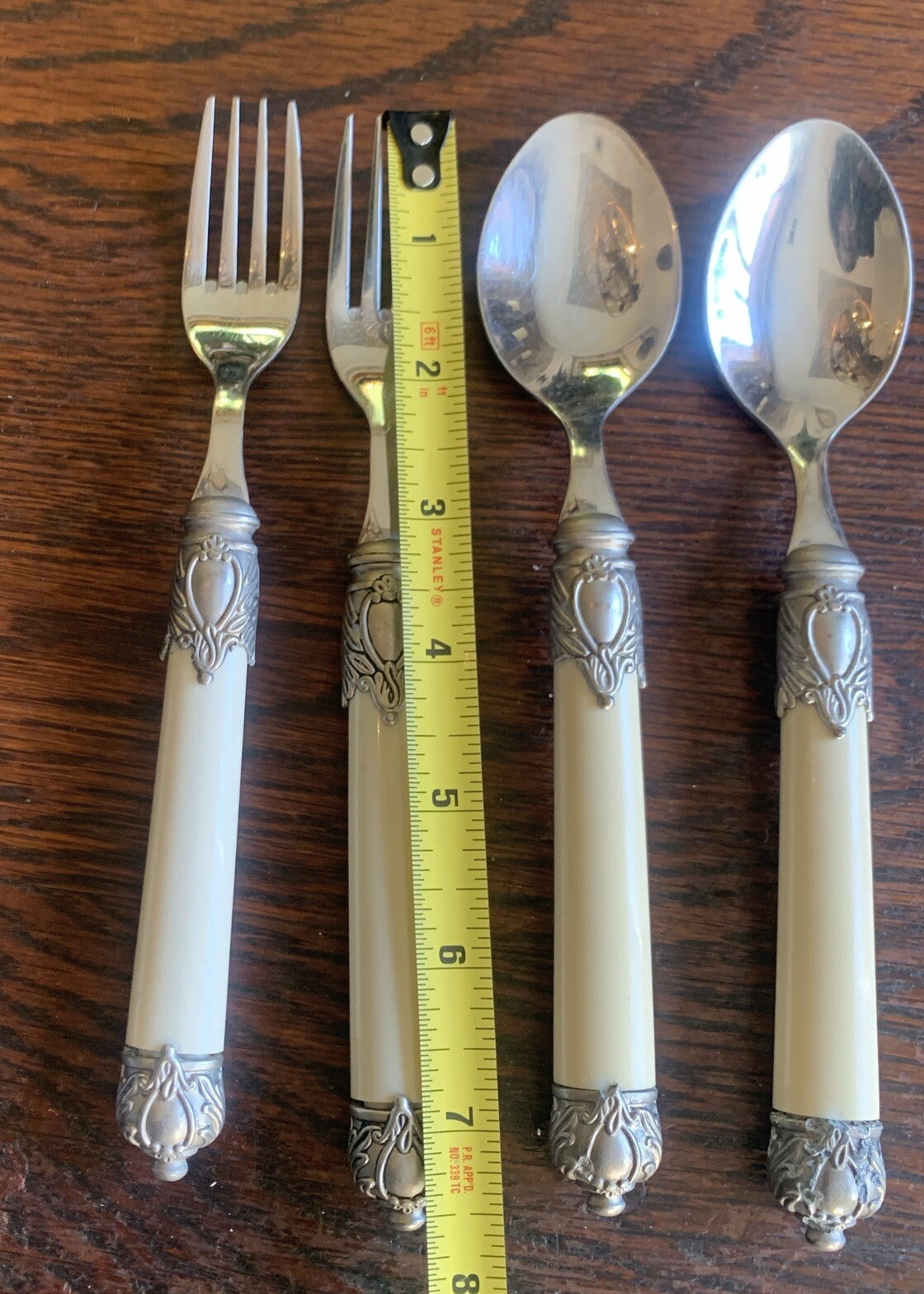 Home Essentials Renaissance Bone Stainless Steel Flatware 2 Salad Forks 2 Spoons