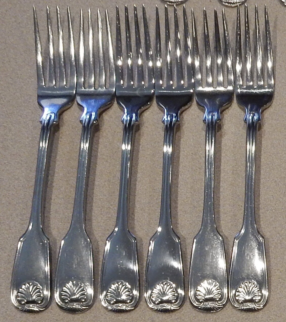 REED & BARTON COLONIAL SHELL FLATWARE STAINLESS SILVERWARE 30 PC. LOT
