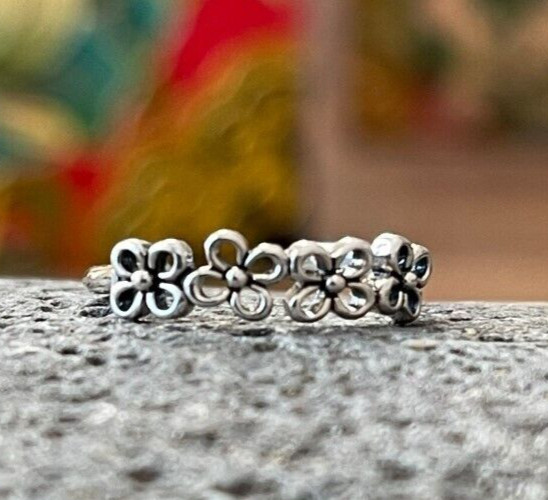 Casual Use Solid Metal Fancy Flower Toe Ring For Womens White Gold Plated Silver
