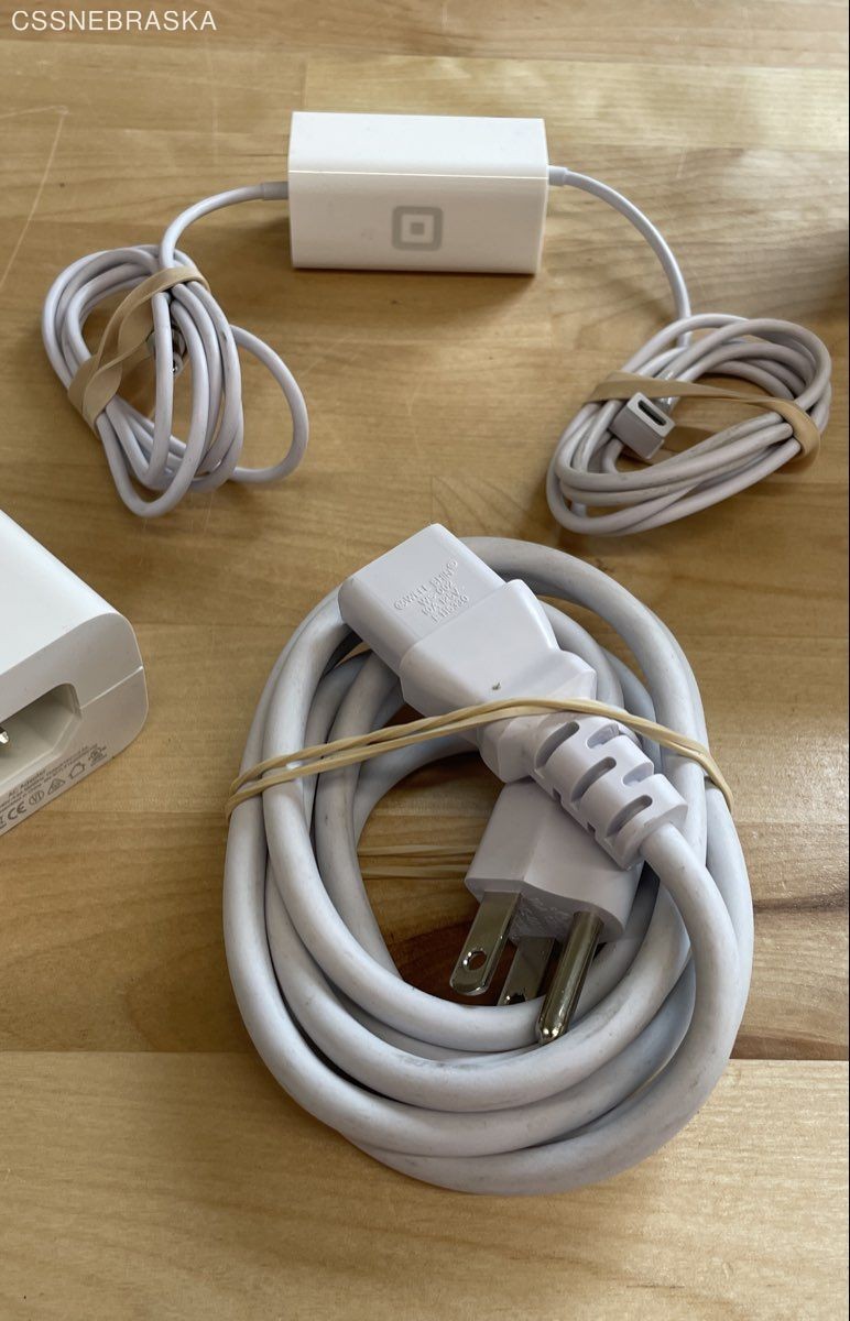 Square Stand S089 for iPad with Lightning Connector and Contactless Chip Reader