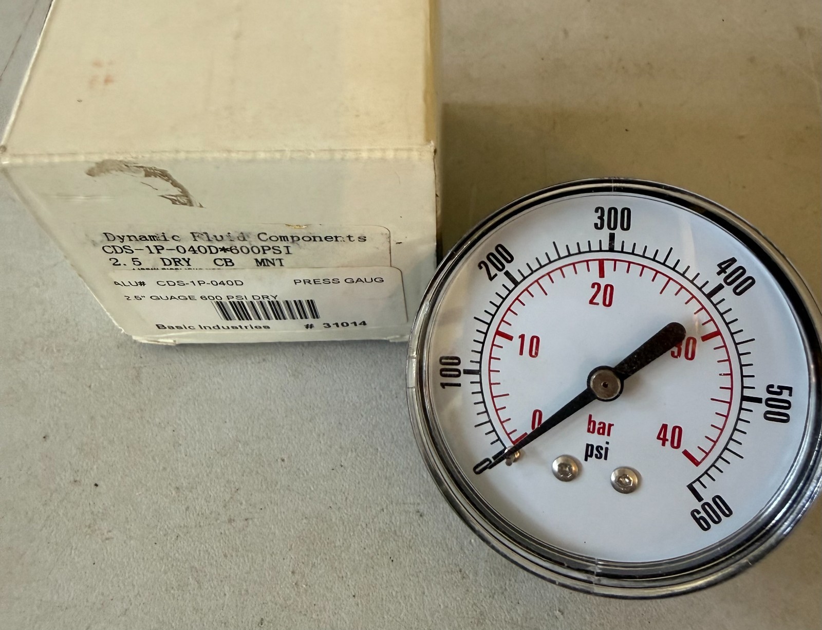 Dynamic Fluid CDS-1P-040D Pressure Gauge 600 PSI 2.5" Dry Center Back Mount