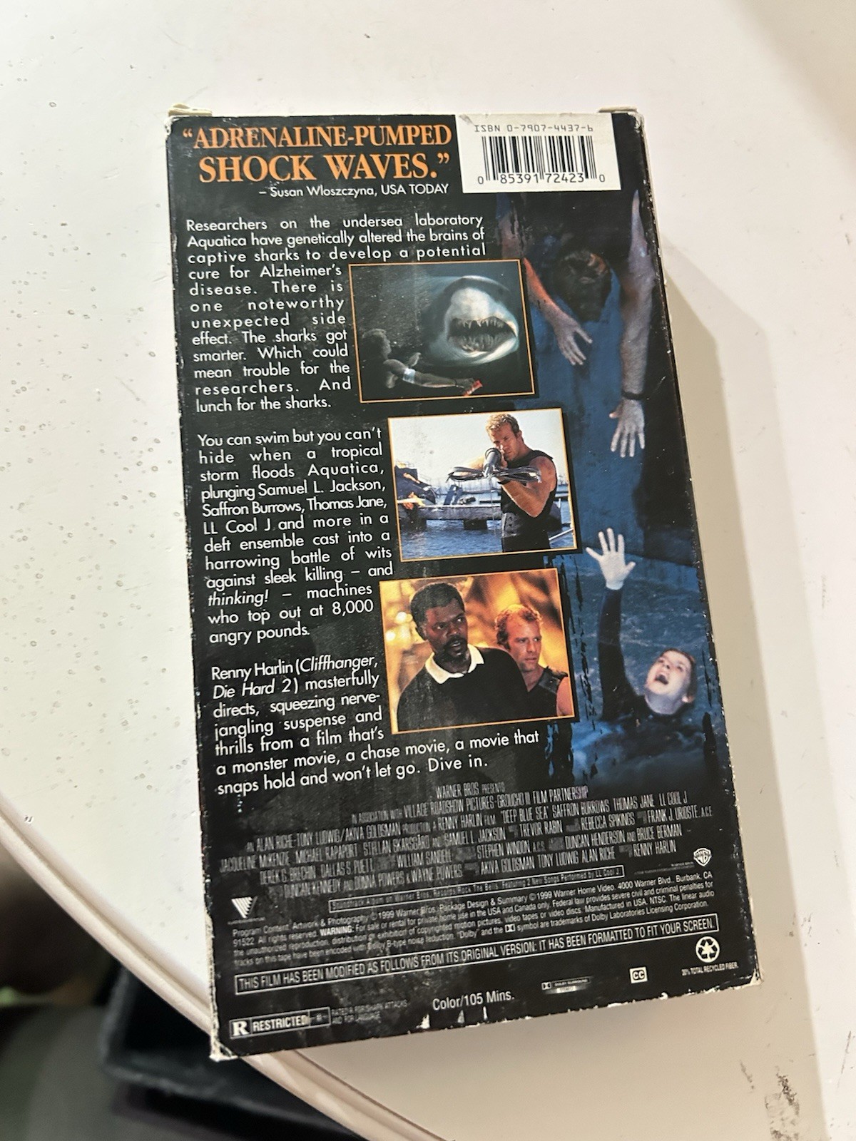 Deep Blue Sea (VHS, 2000)