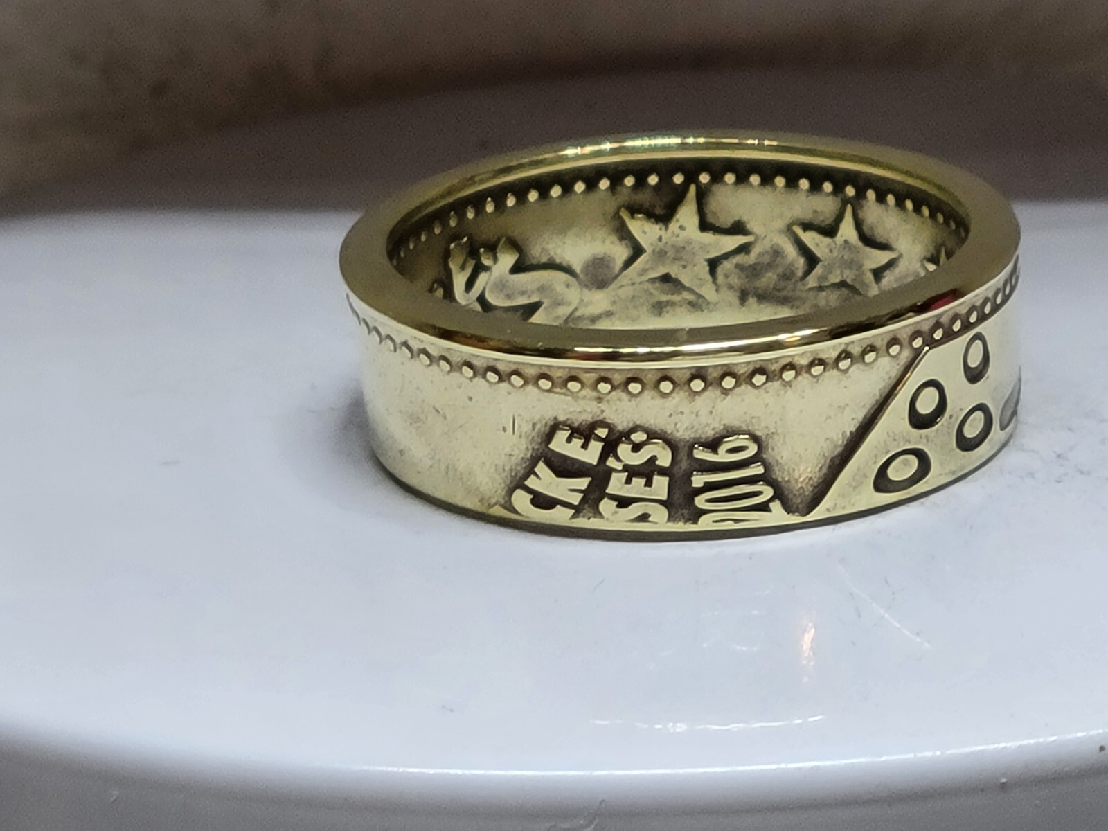 CHUCK e CHEESE - 2016 - Size  8.75 Token Coin Ring