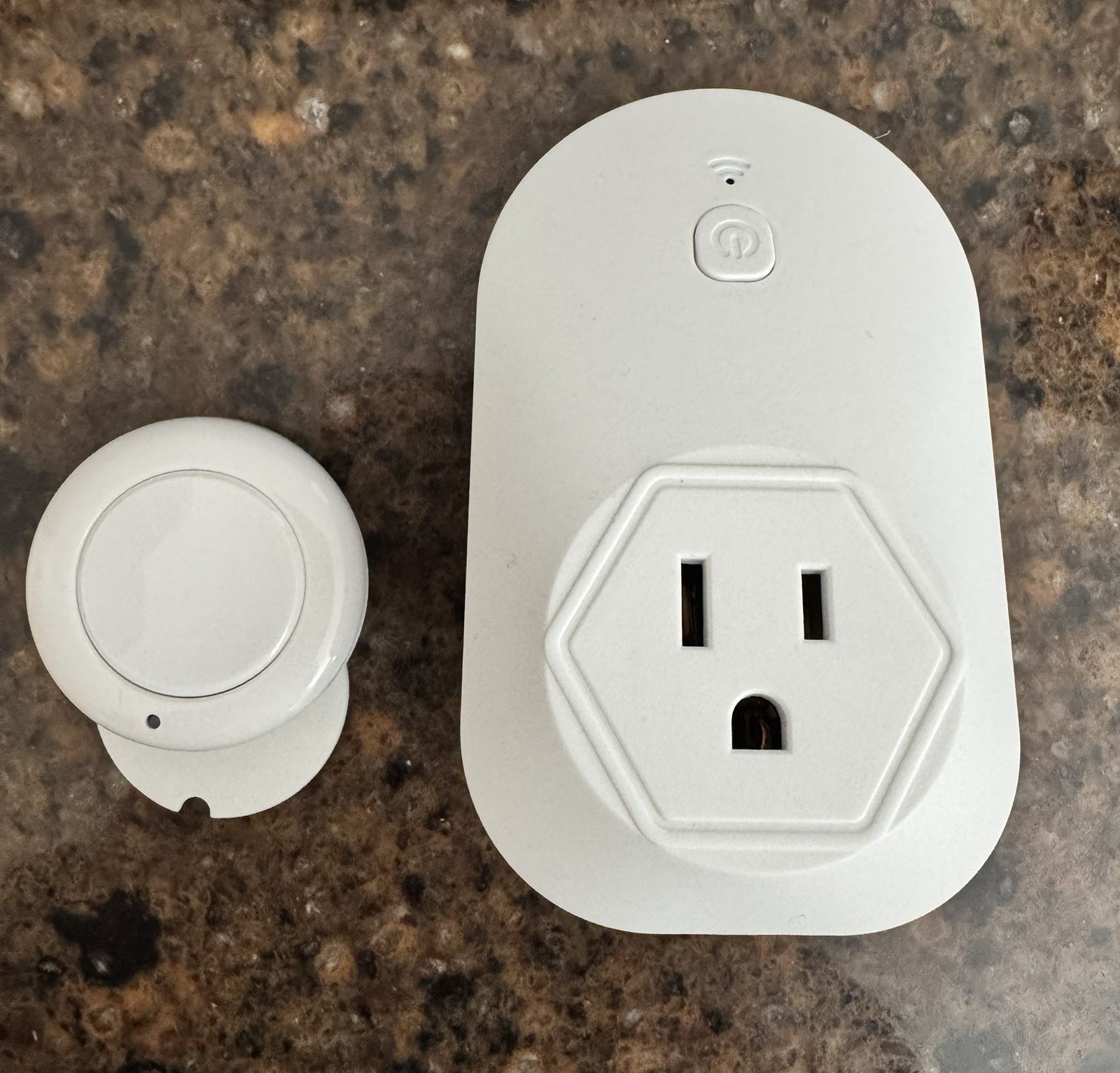 Remote Control Outlet for Garbage Disposal HAS-01W US Plug White Indoor
