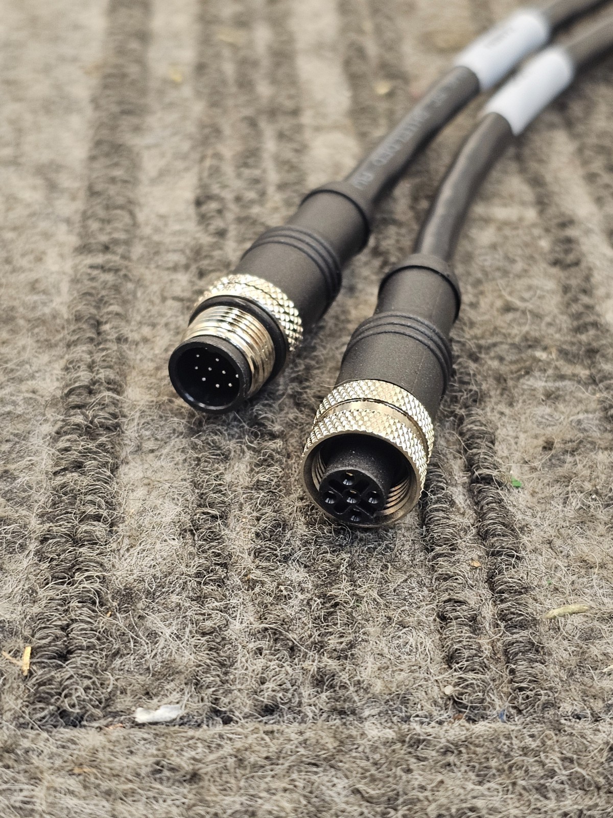 GTR-YCBL-200MM: Power Breakout Cable For Camera & Light