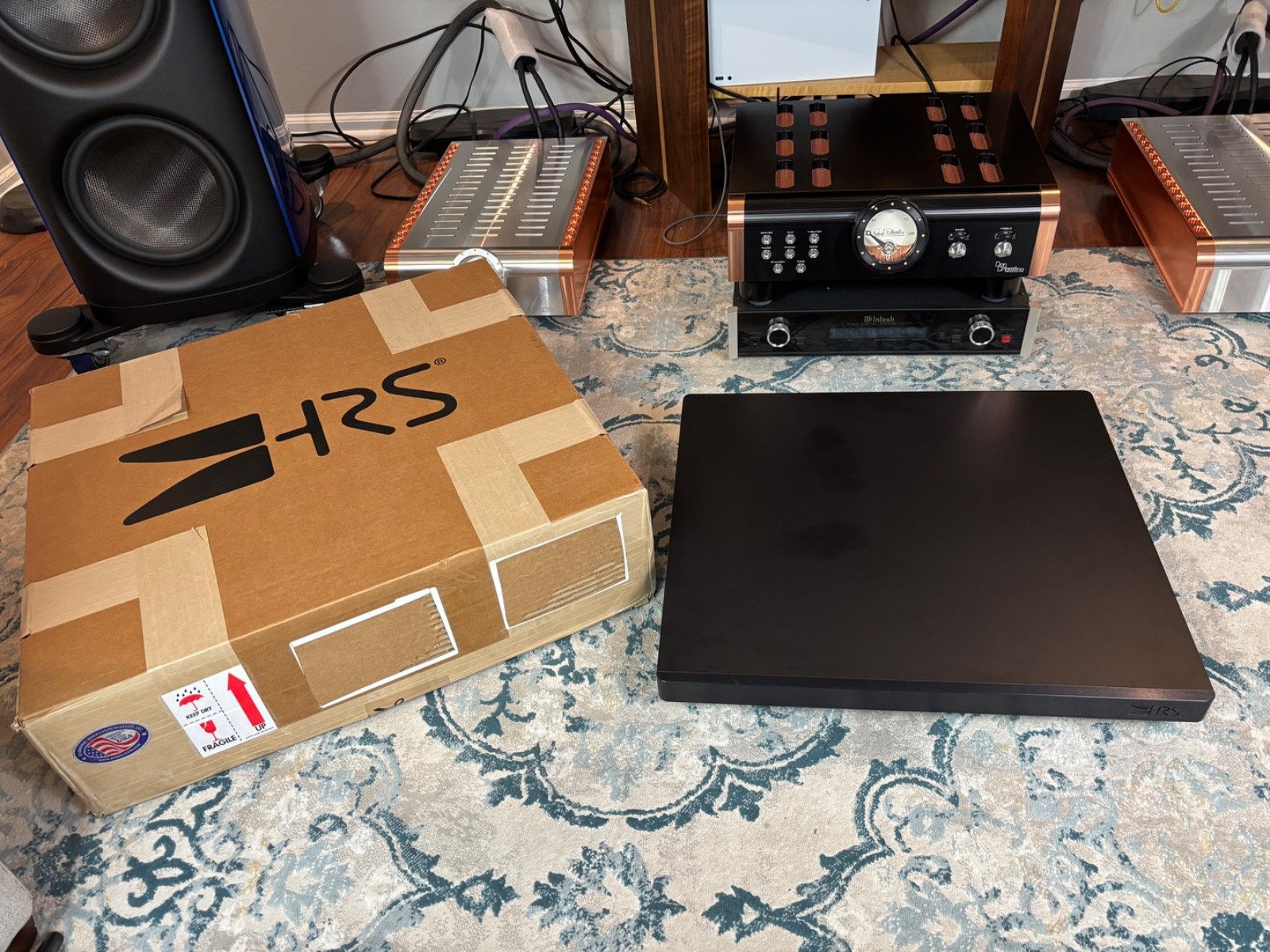 HRS E1X-1921 (Red RD) Audio Isolation Base (Harmonic Resolution Systems) - Black