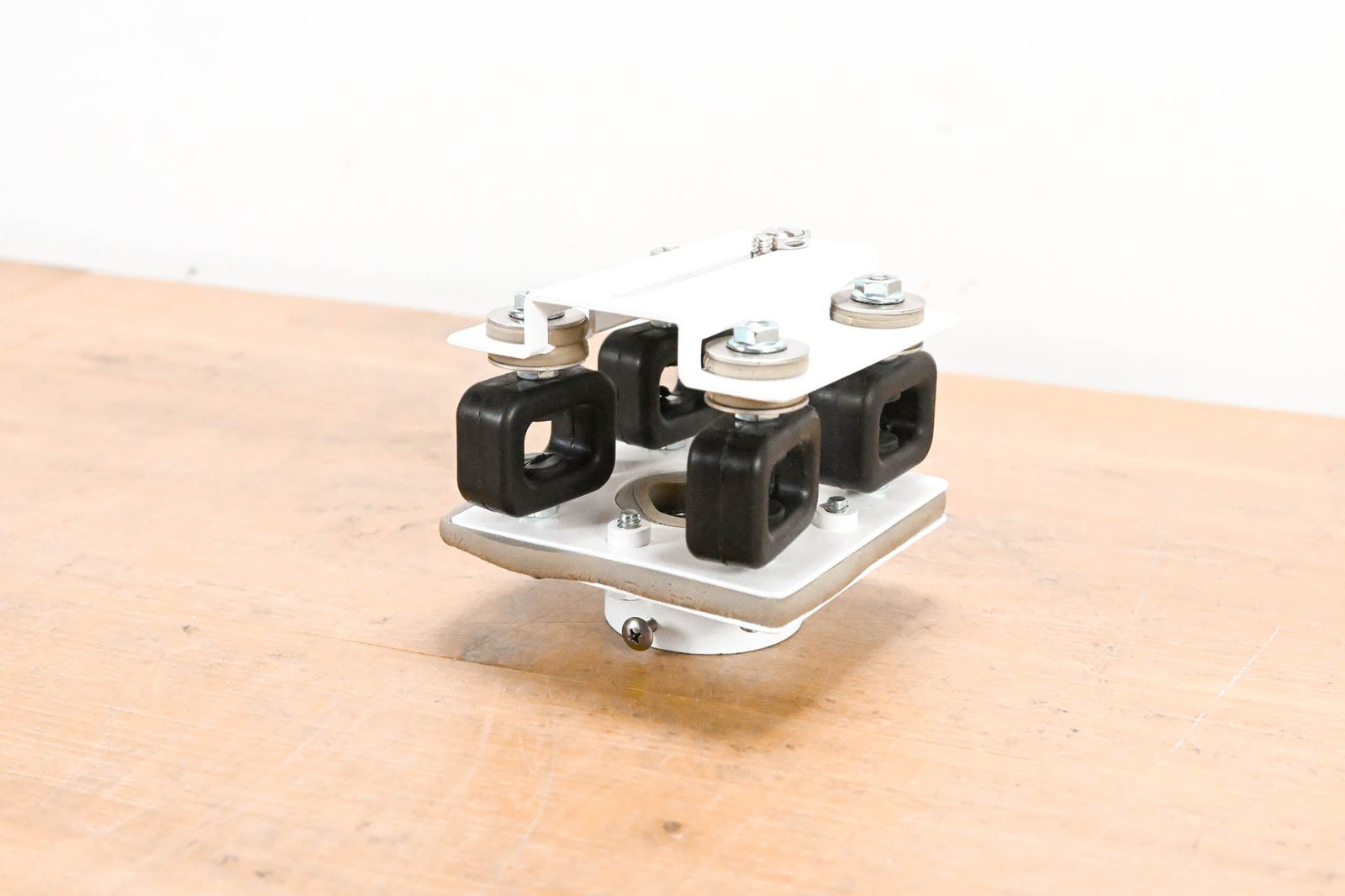 Nigel B Design NB UIM-MCA-W Anti-Vibration Multi-Camera Adapter, White CG011WL