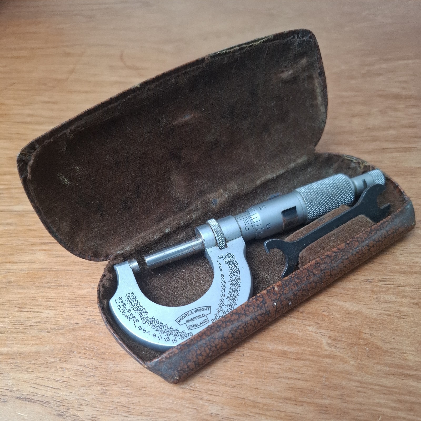 Vintage Moore & Wright micrometer with case 961b