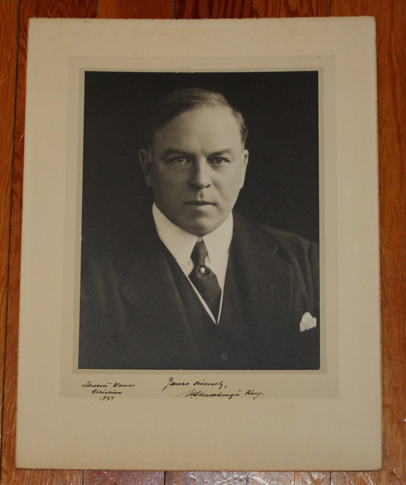 1937 William Lyon Mackenzie King Signed Photo Portrait Prime Minister of Canada!