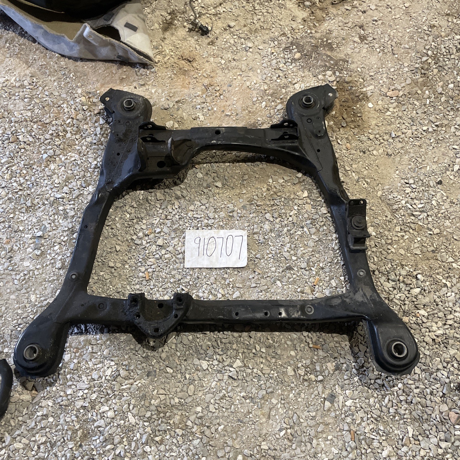 95-04 Lexus ES300 TOYOTA AVALON 3.0L FWD AT CROSSMEMBER / SUBFRAME