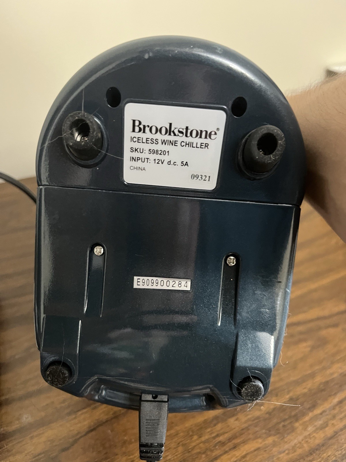Brookstone Iceless Wine Chiller Works w Manual & Cord – Missing Insulator
