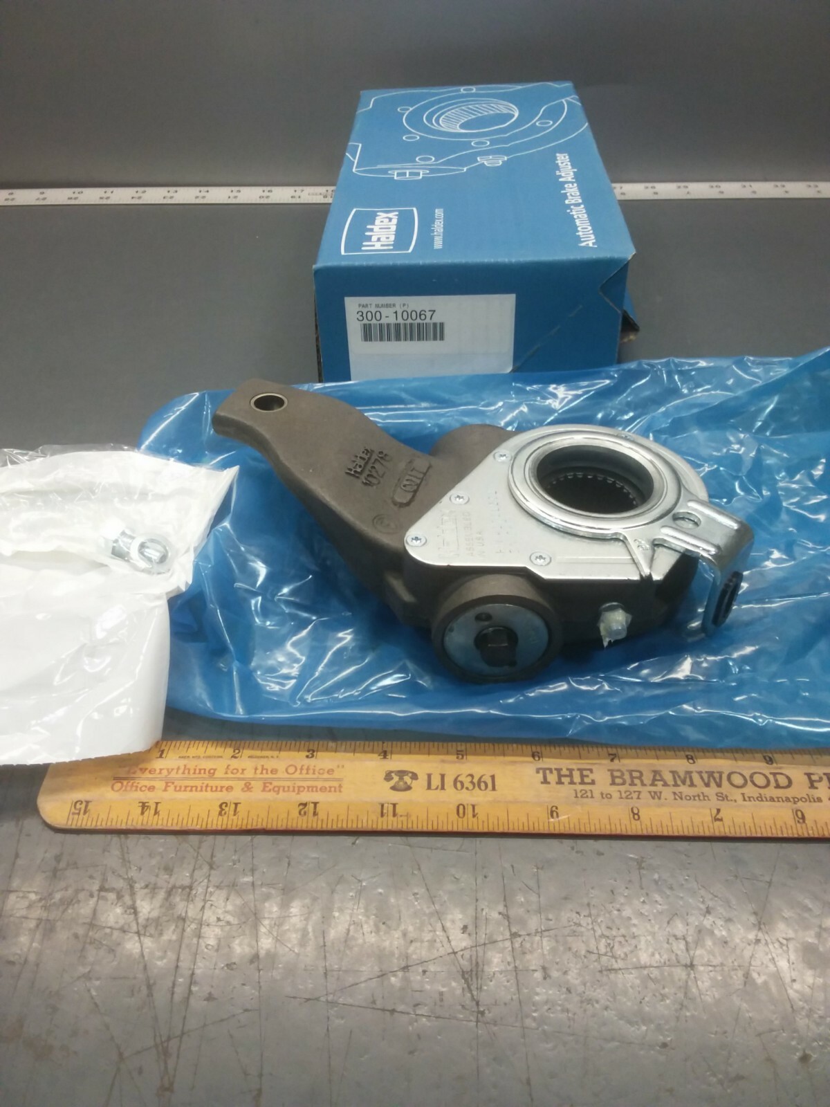 New Genuine Haldex 300-10067 Slack Adjuster, 28 Spline. Right Front, Transit.