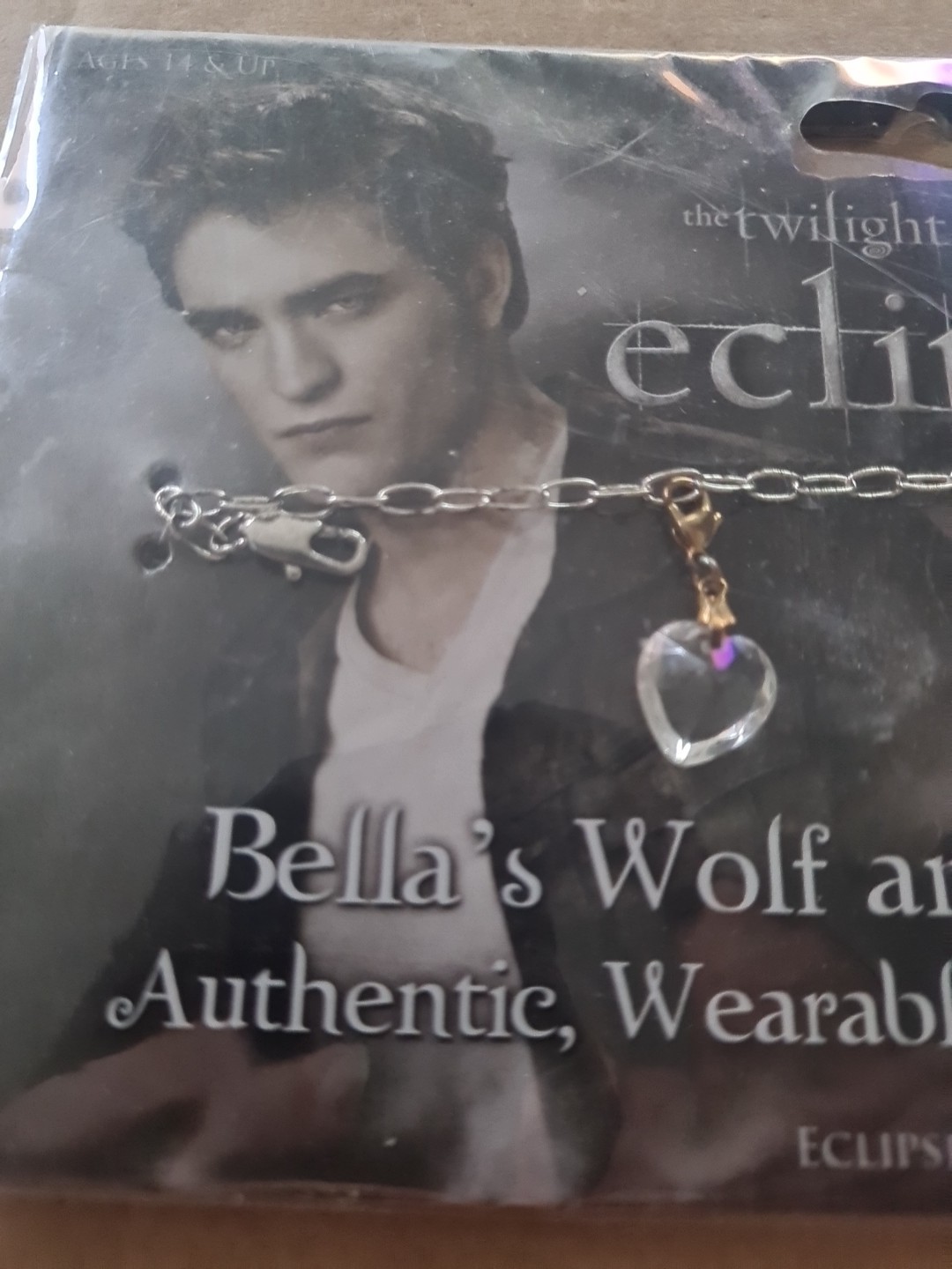 The Twilight Saga Eclipse Bella’s Wolf & Heart Bracelet NECA Replica 2010 New