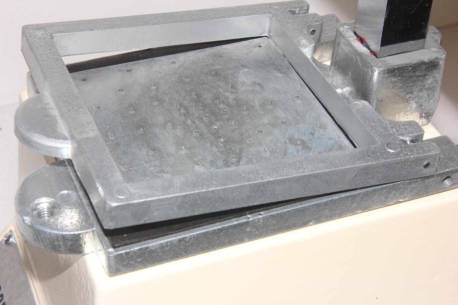BUFFALO 80186 120VAC Econo-Vac Vacuum Forming Machine