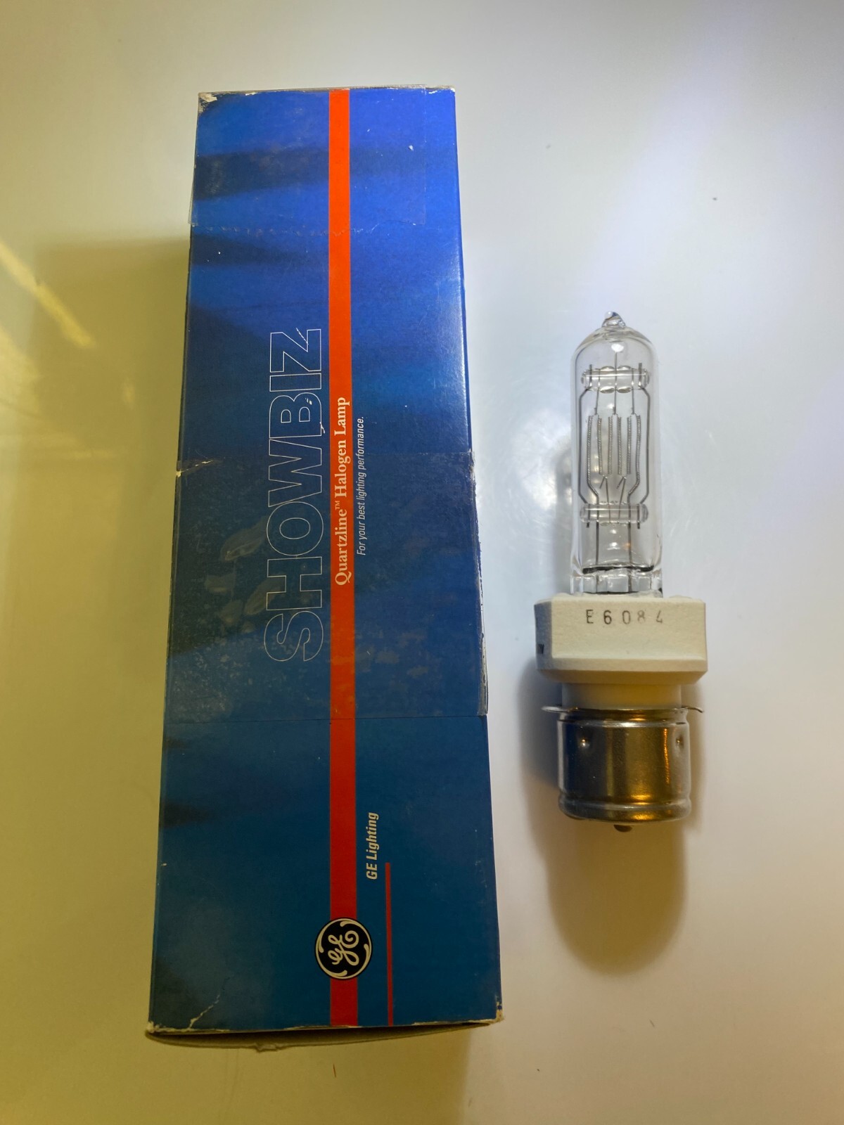 GE Showbiz Stage/Studio Lamp Bulb Quartzline 120V 500W 500-Watt 16465BTM NEW BOX