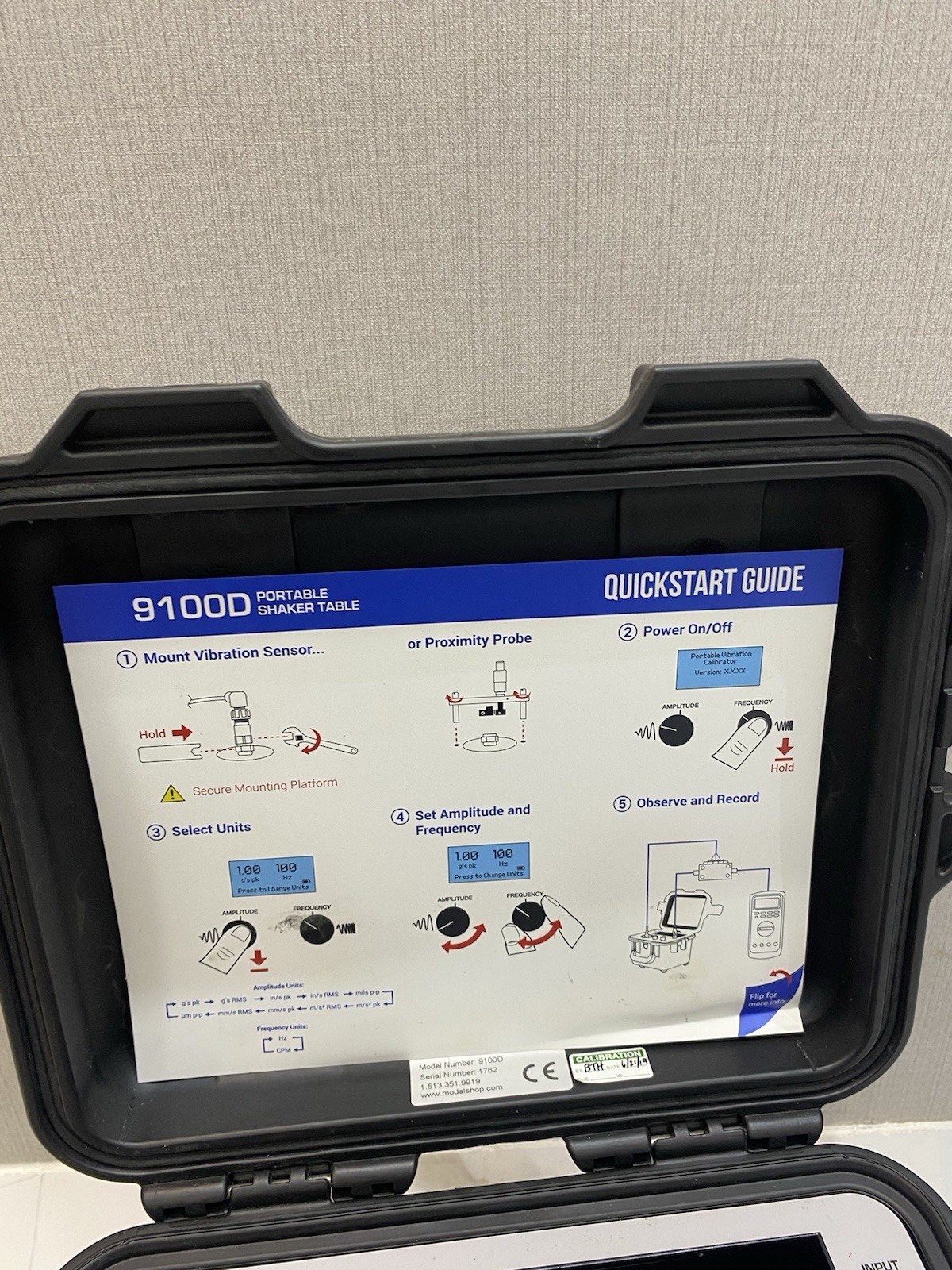 THE MODAL SHOP 9100D Portable Vibration Calibrator