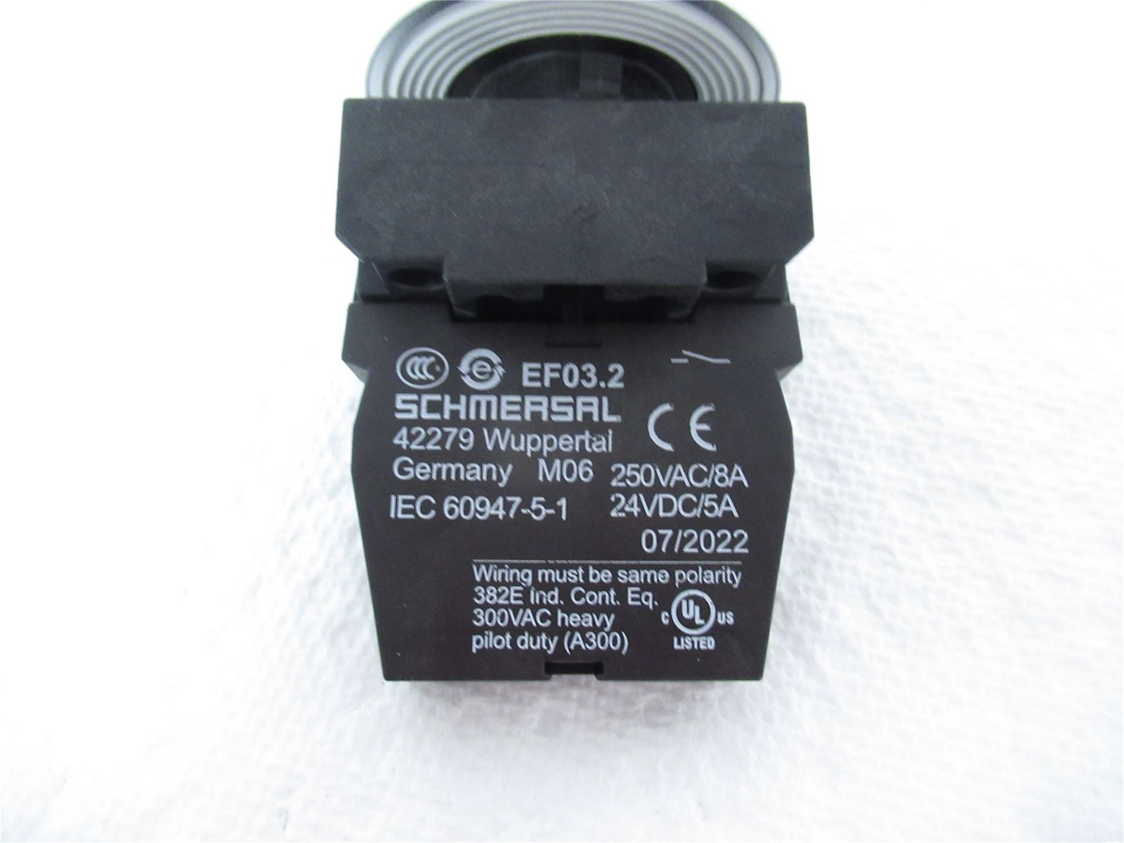 242601 New-No Box; Schmersal 9615421 Switch Assembly Enable PB-975
