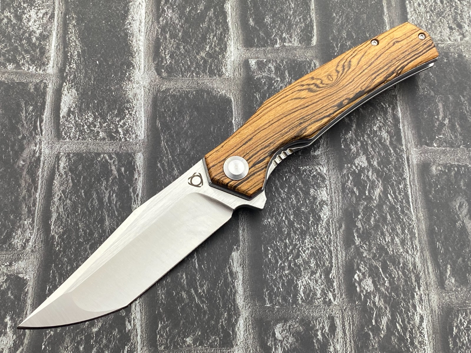 Sixleaf SL-39-Wood Folding Knife  9Cr13MoV Blade Wood Handle Fast Open Knife