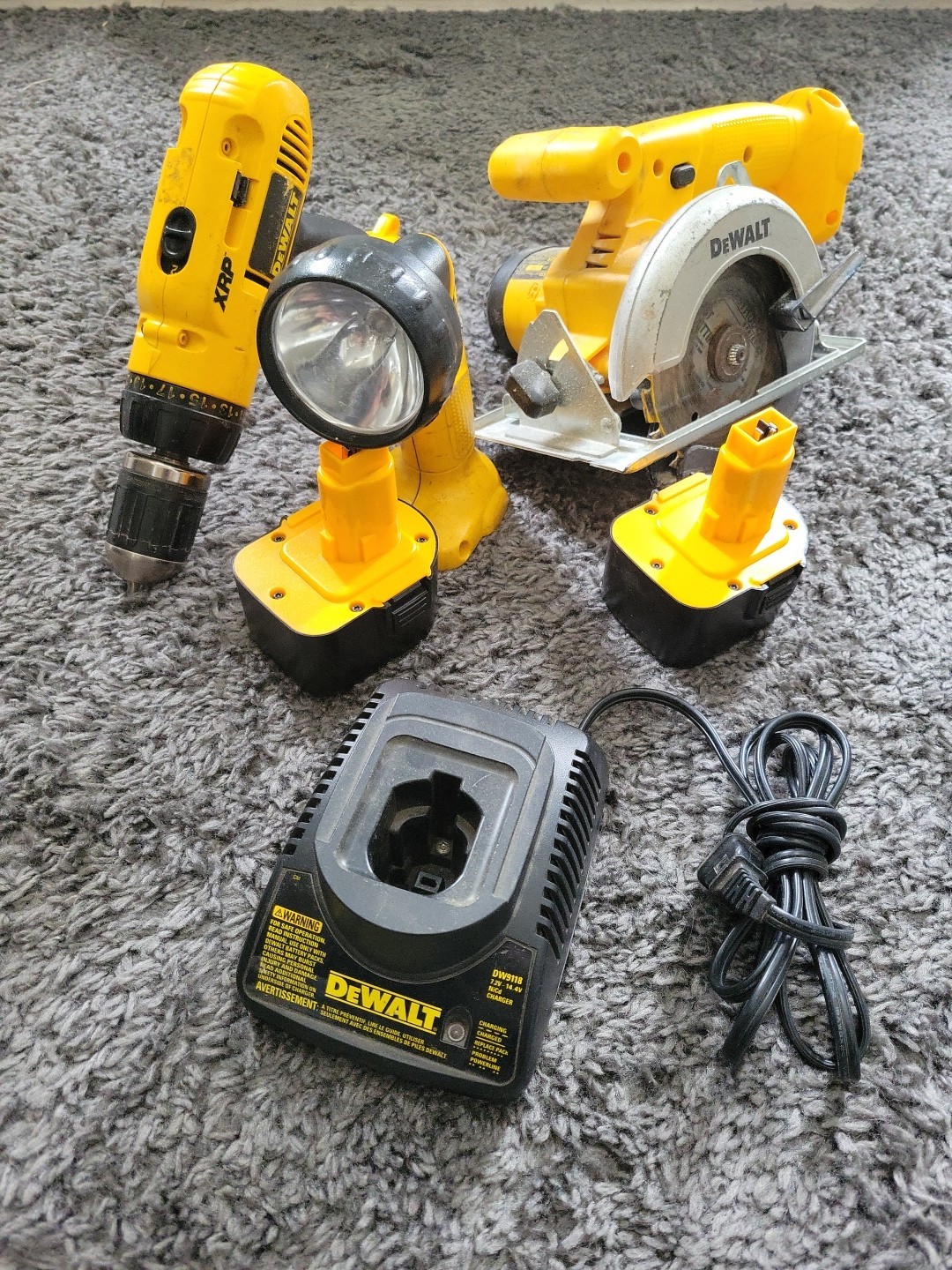 Dewalt Combo Set Kit 12volt Circular Saw, Drill And Light Battery ~Please Read