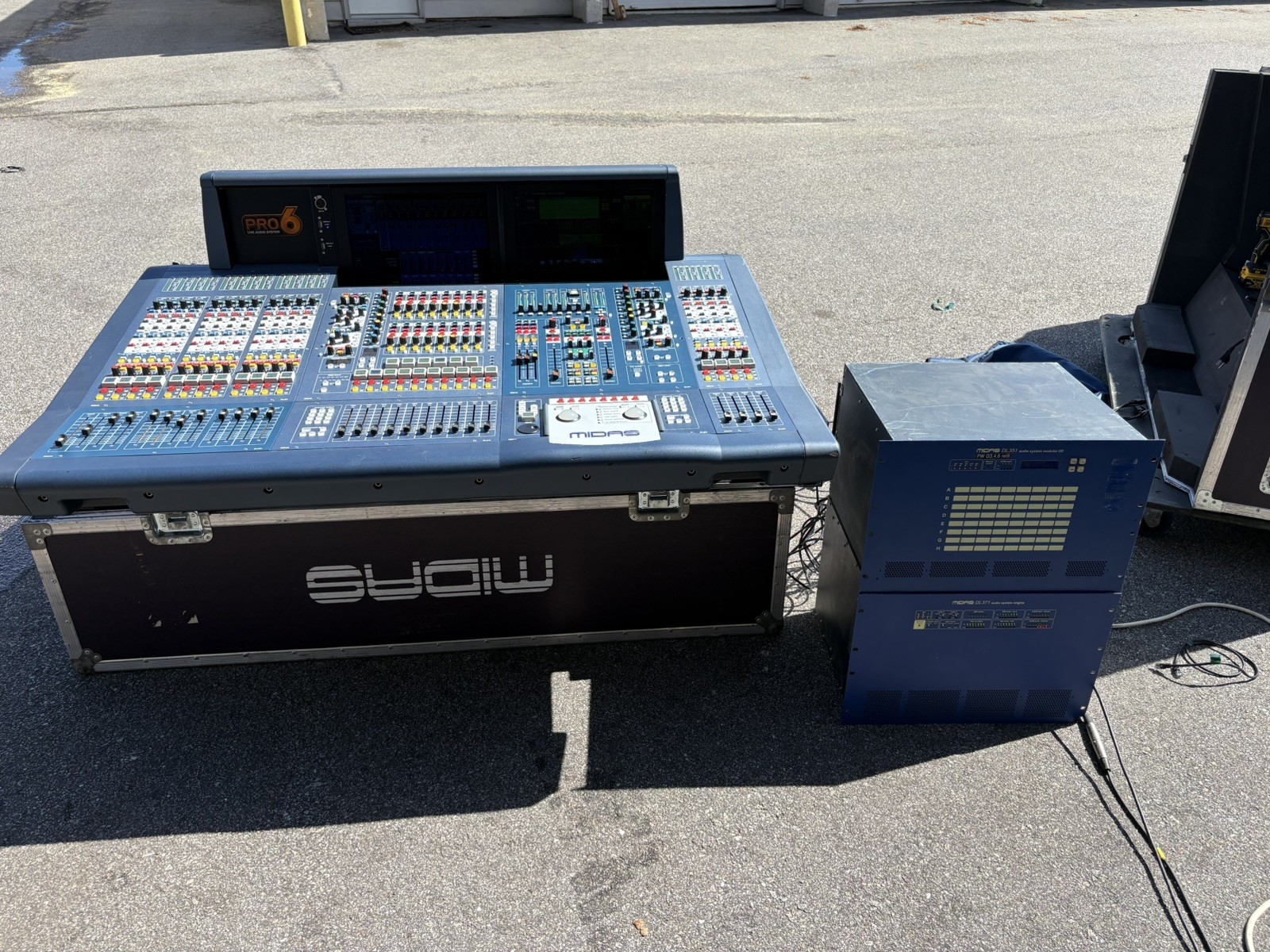 Midas PRO6 64-Channel Digital Console with Case and DL371 Engine DL351 Stage Box