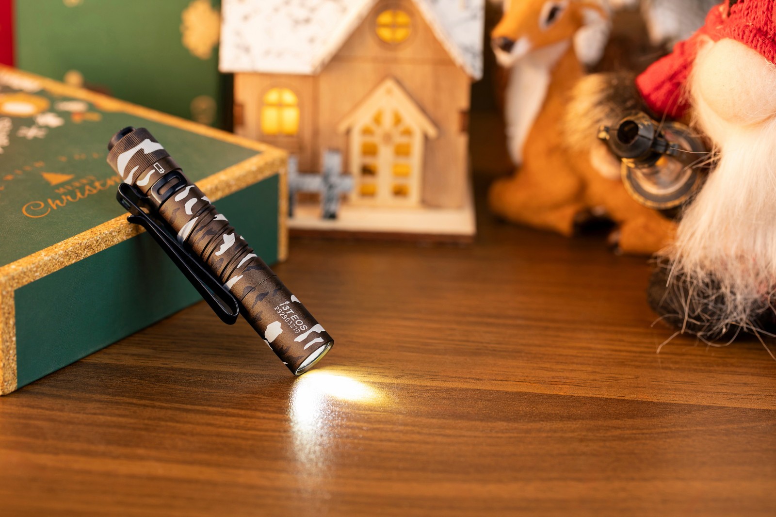 Olight I3T EOS Shadow Dune 180 Lumens Slim Tail Switch Flashlight, Include 1 AAA