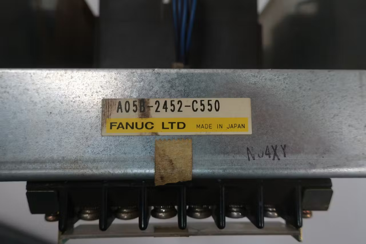 Fanuc A05B-2452-C550 Robot Battery Box