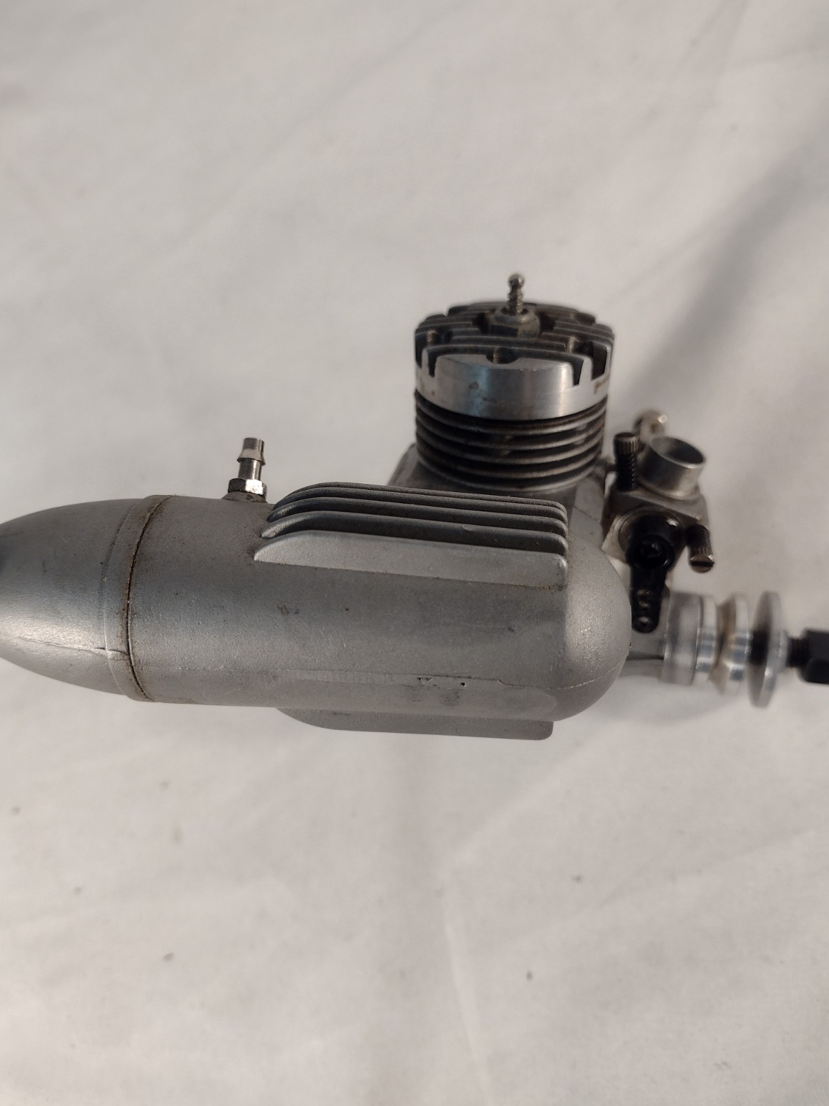model airplane engine Magnum 25 GP