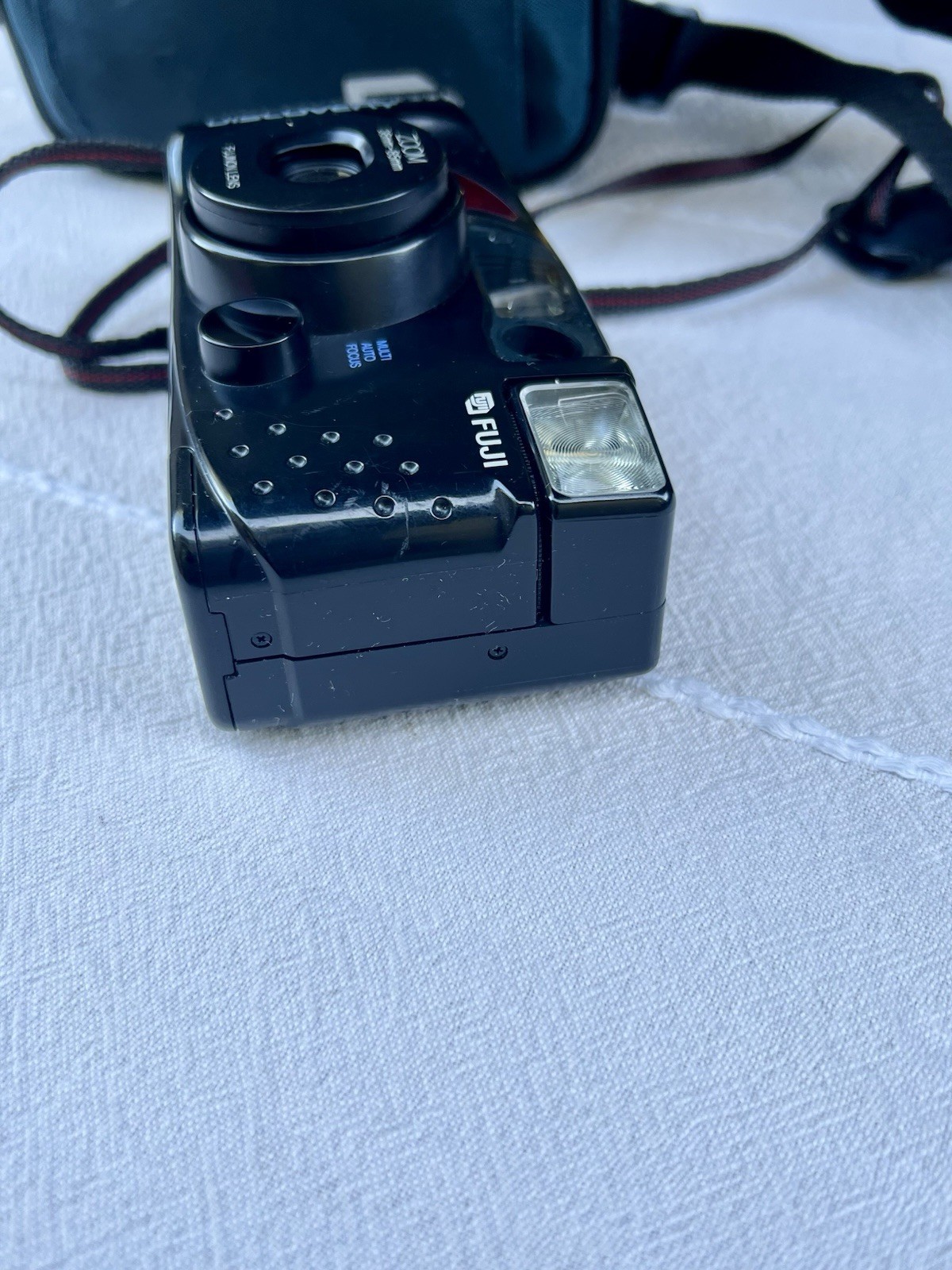 Vintage Fuji Discovery 900 Zoom Film Camera 38-85mm Untested Case Bundle