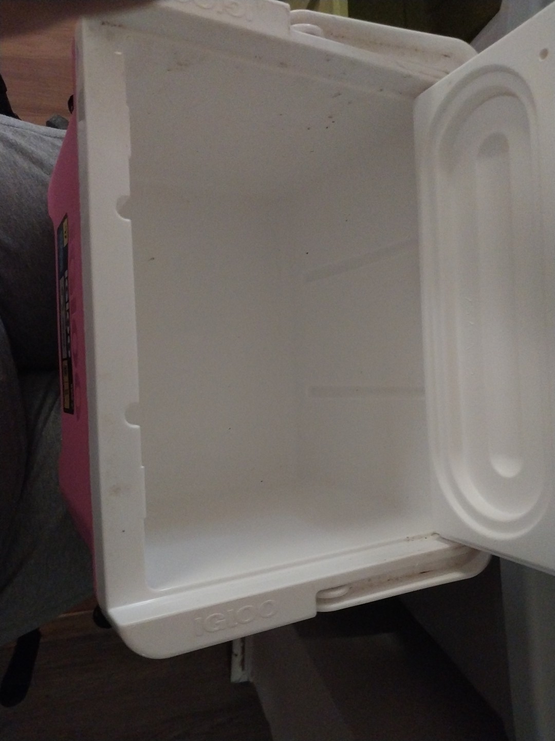 Igloo Cool 9 Insulated Cooler Pink & White NEW!!