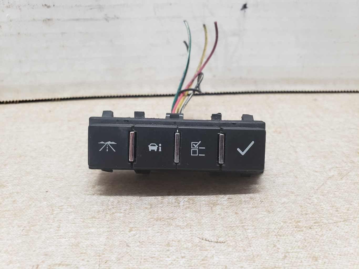 2012 CHEVROLET CAPTIVA SPORT Dash Speedometer Information Buttons 9739C13201271