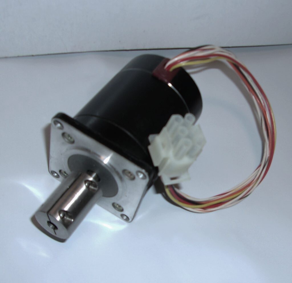 Vexta PH268M-E 1.5B Stepping Motor 2-phase Step Model DC 5.4V,  1.5A