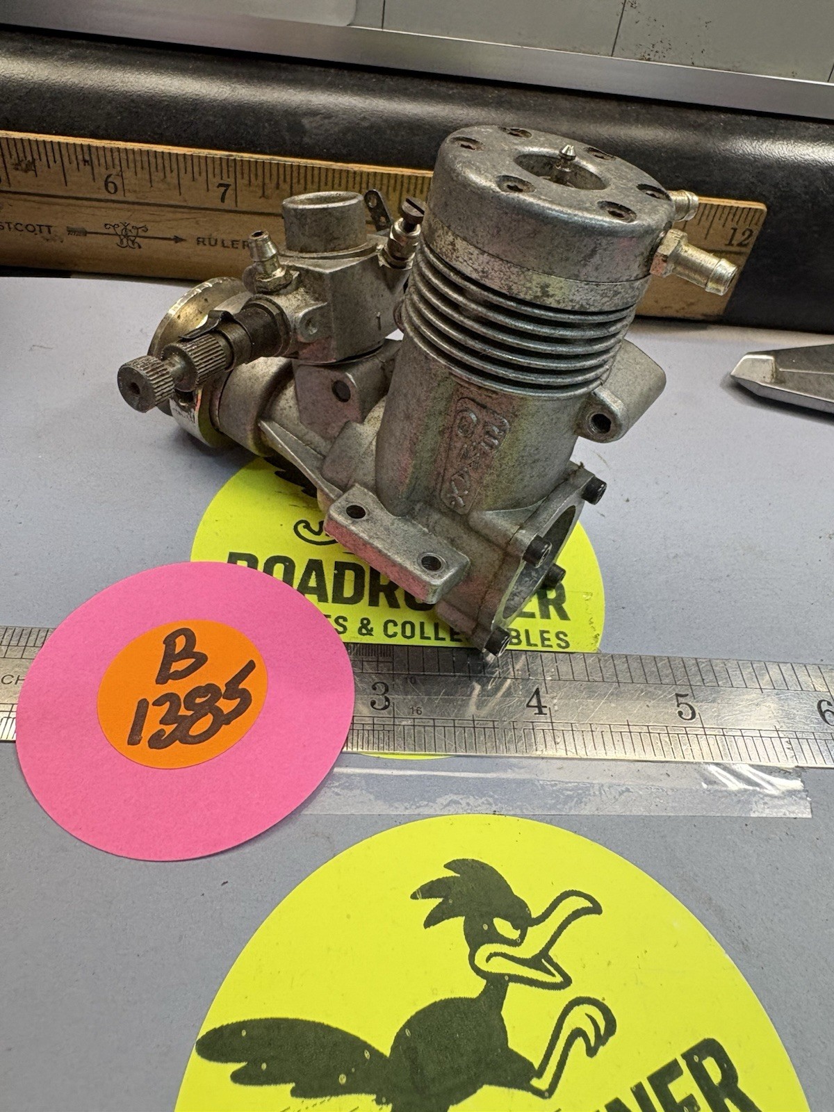 O.S. MAX 21 RC BOAT ENGINE  / USED HAS GOOD COMPRESION