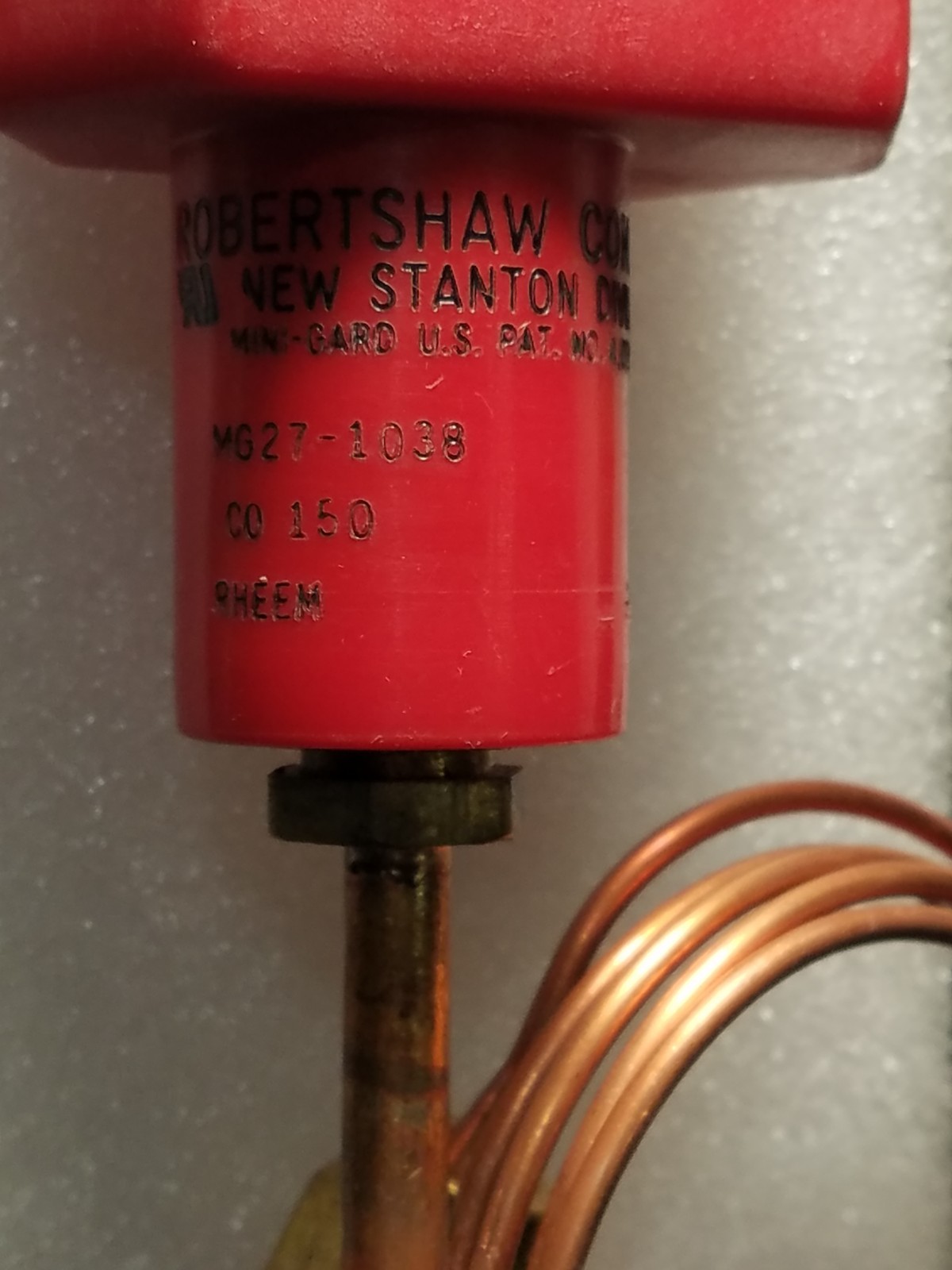 RXRT-C54 ​Low Ambient Control contains Qty2 Robertshaw Controls MG27-1038