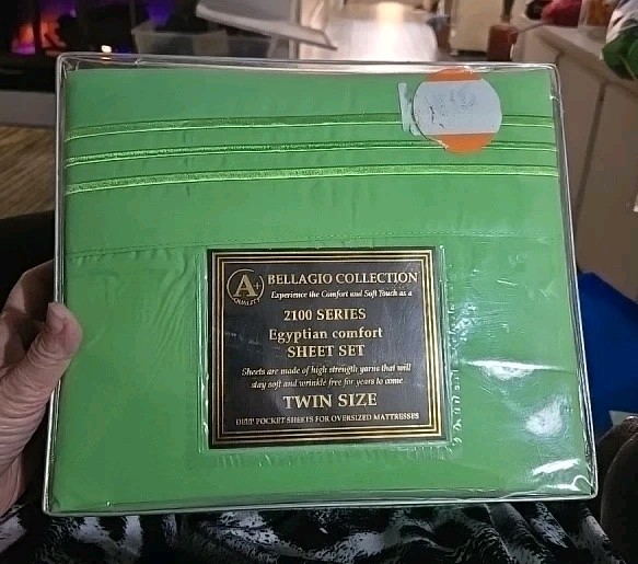 Bellagio Collection 2100 Series Twin Sheet Set Egyptian Comfort Green 4 Pieces