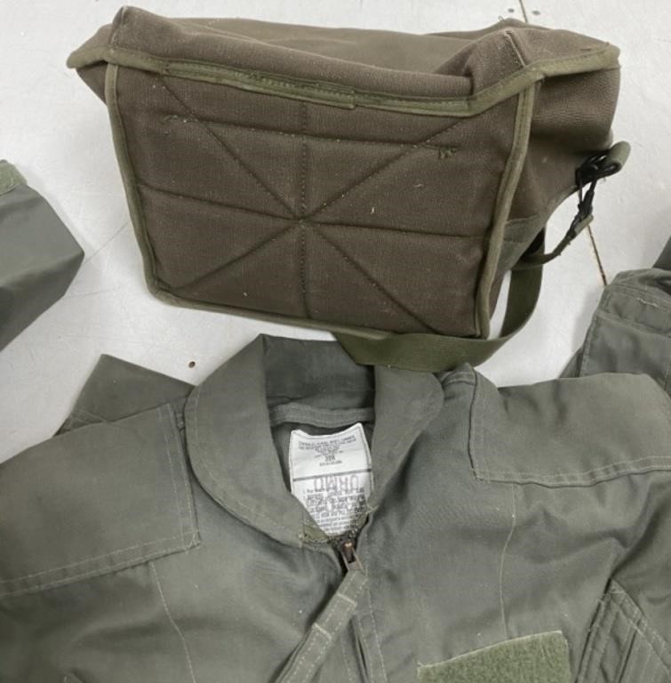 38 Regular US Flight Suit & Canvas Bag original military