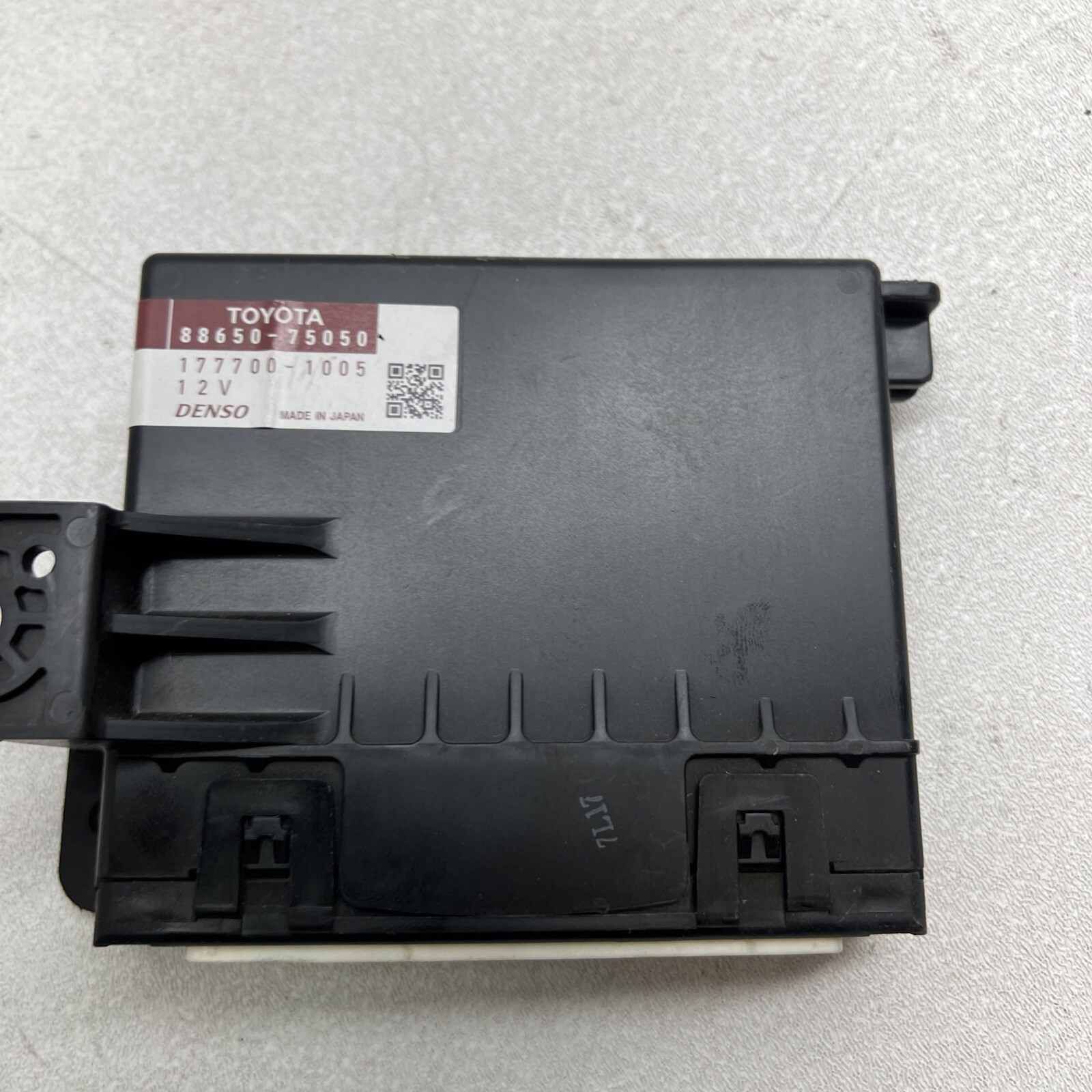 10 11 12 Lexus HS250H HYBRID AIR CONDITIONER AMPLIFIR 88650-75050 Oem