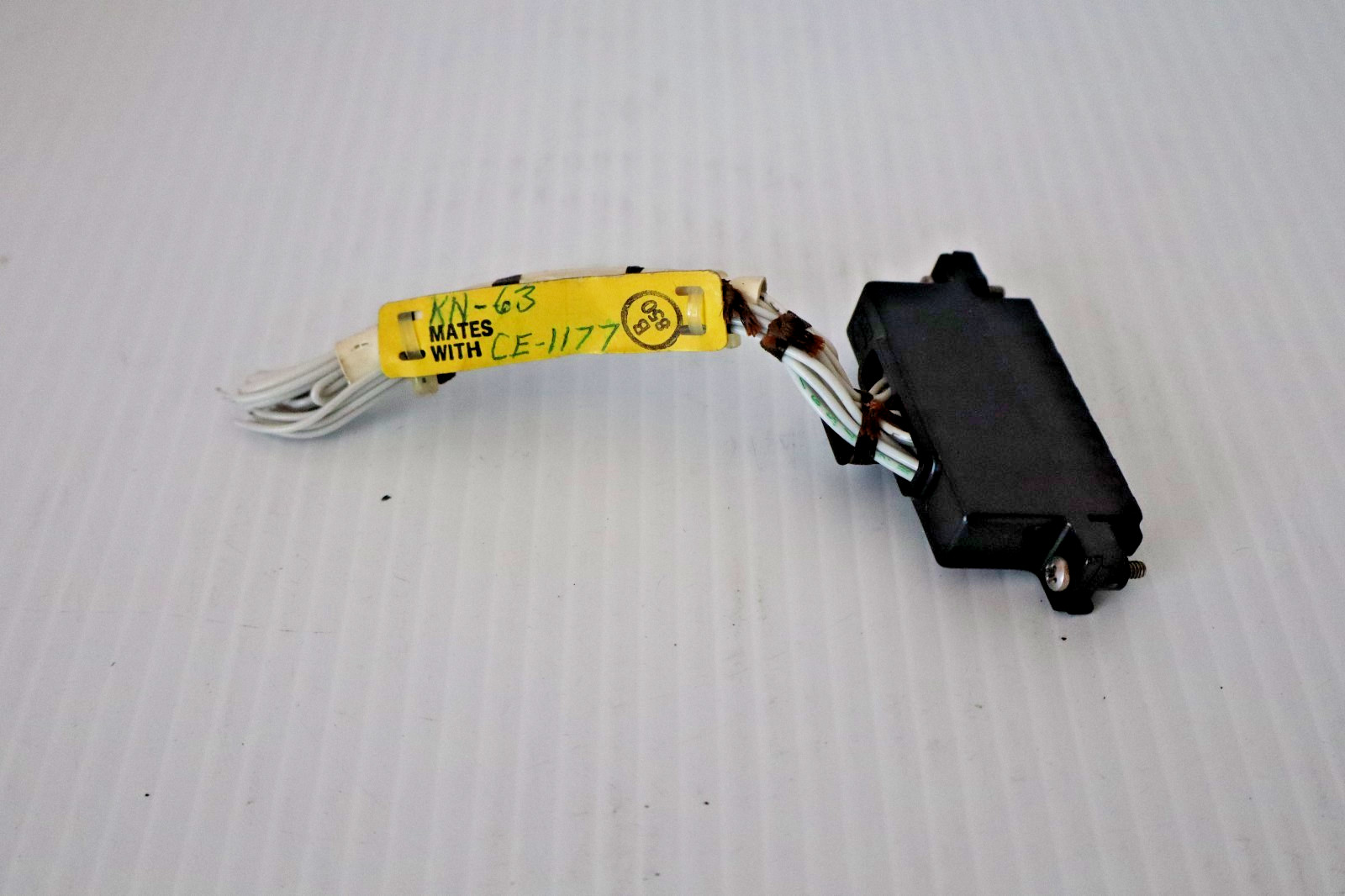 Bendix King KN 63 DME Connector