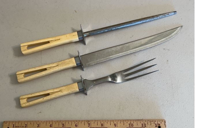 VINTAGE STANHOME CARVING SET