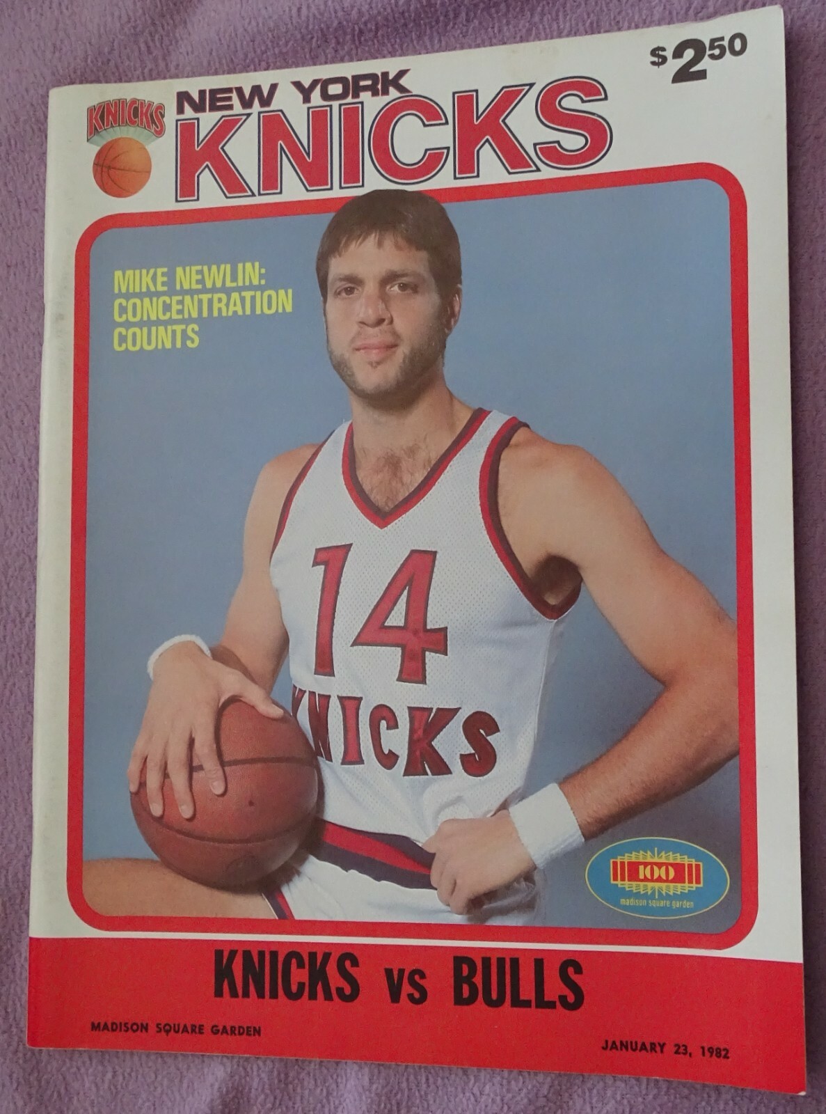 January 23 1982 New York Knicks Program Magazine MIKE NEWLIN vs Chicago Bulls