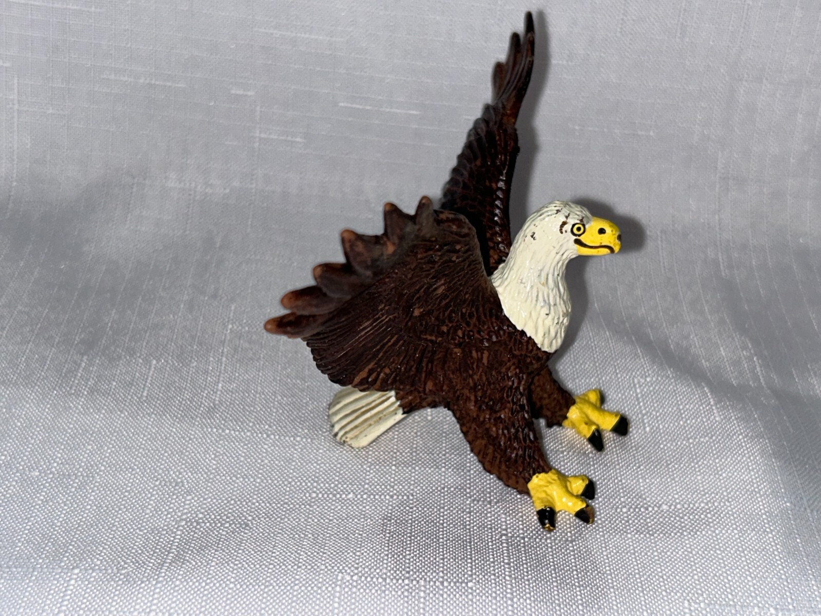 Vintage 1997 Safari LTD Eagle Bird Animal Figure Toy