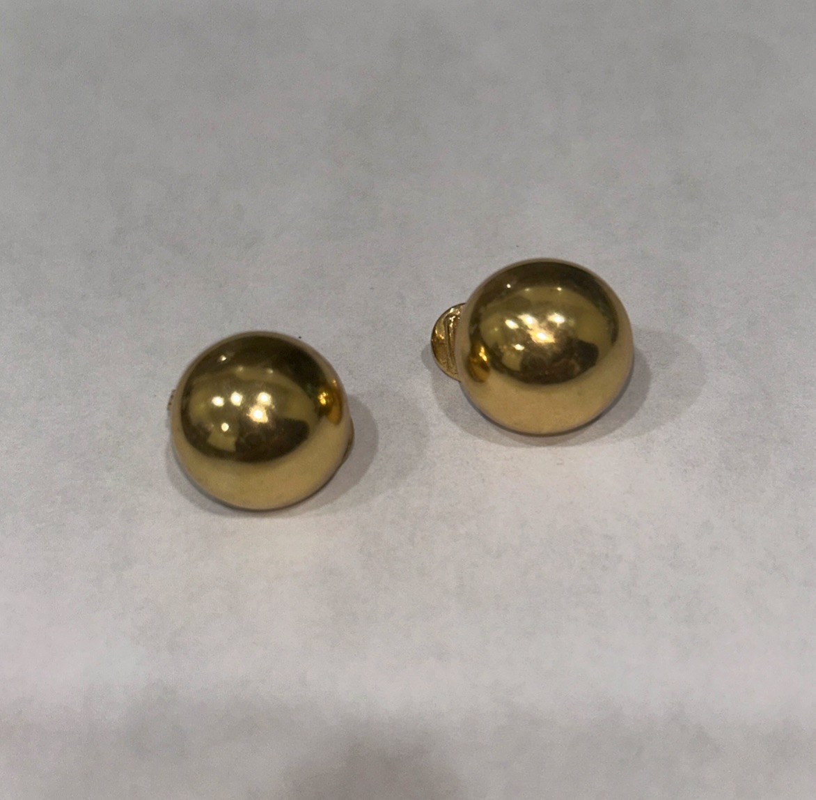 VINTAGE MONET SIGNED EARRINGS GOLDTONE ROUND CLIP-ON STUD