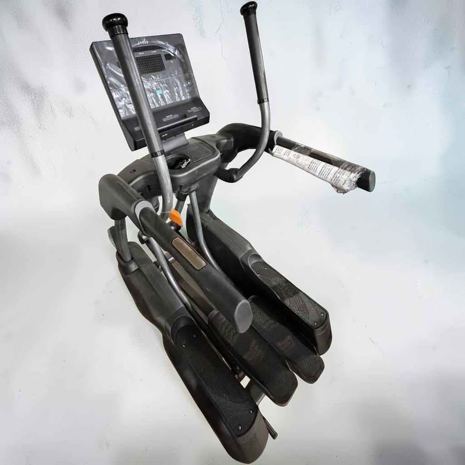 True XC400 Total Body Elliptical - Cleaned & Serviced