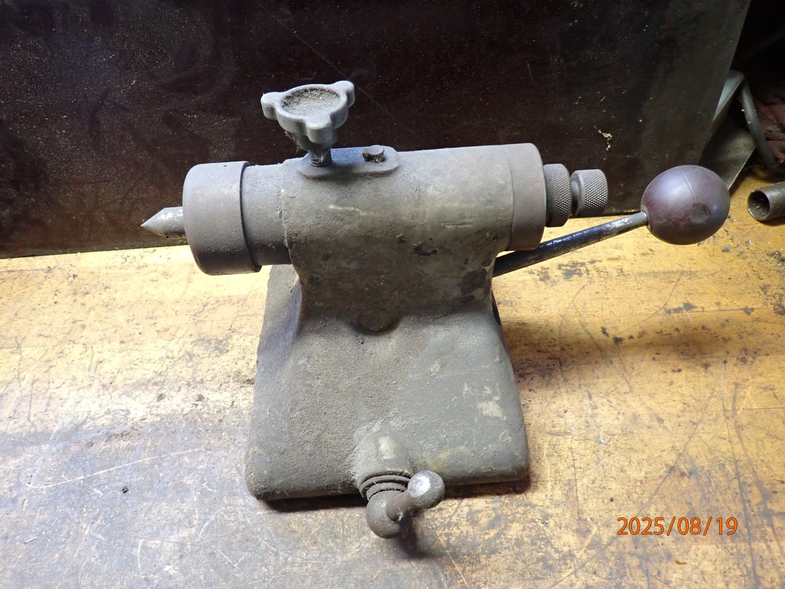 OLDER BENCH CENTER OR GRINDER GRINDING TAILSTOCK ASSEMBLY