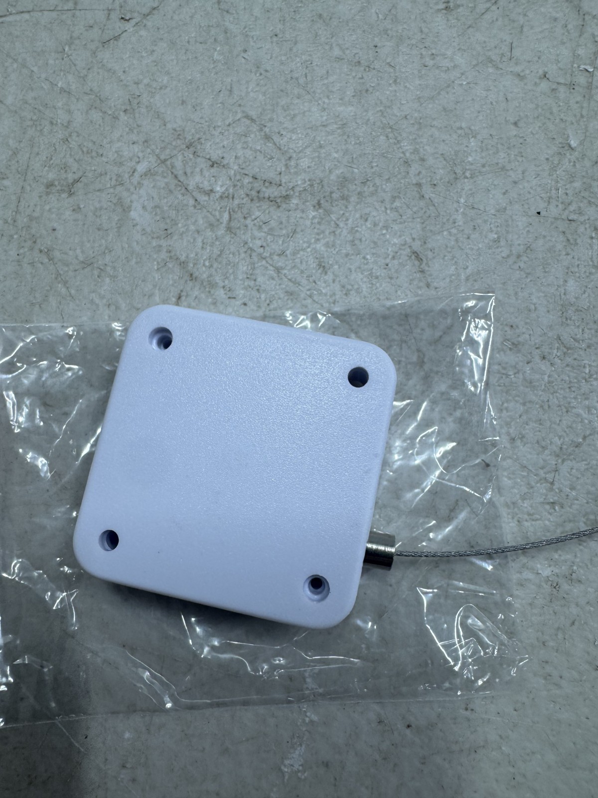 Retractable Cable Lock,Remote Control Anti-Lost 4.3 ' Rope 250g White 6pcs