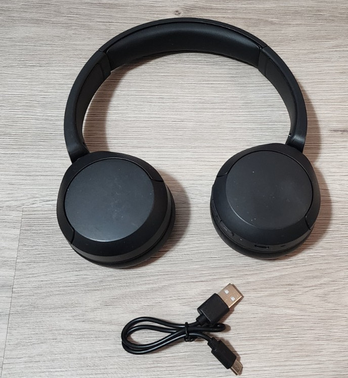 Sony WH-CH520 Wireless Over-Ear Bluetooth Headphones - Black
