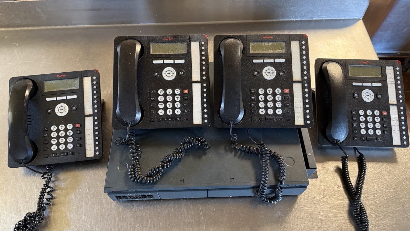 Avaya IP Office 500V2 Control Unit W/4 Phones